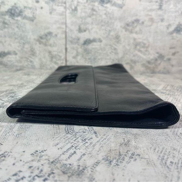 HOBO black leather clutch - Picture 2 of 13